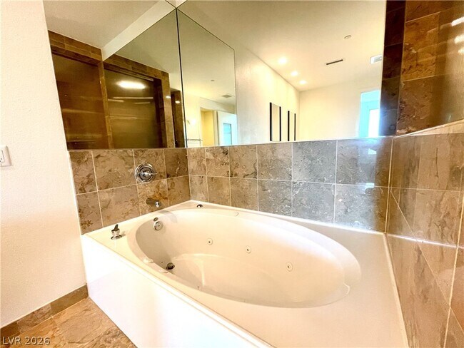 Building Photo - 360 E Desert Inn Rd