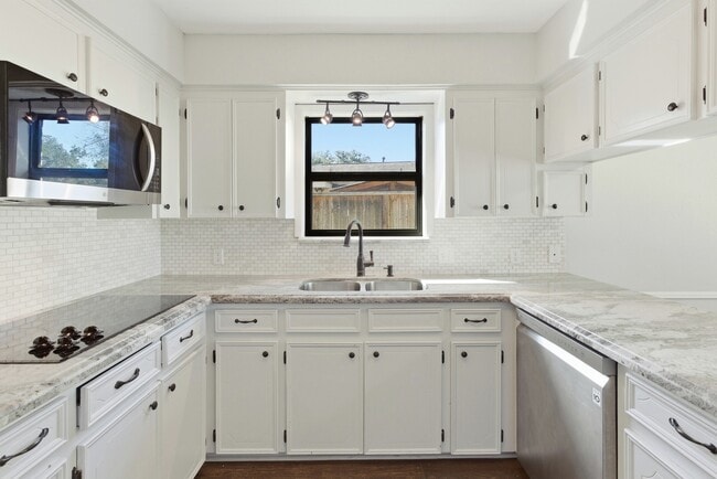 Building Photo - 3721 Avenue R