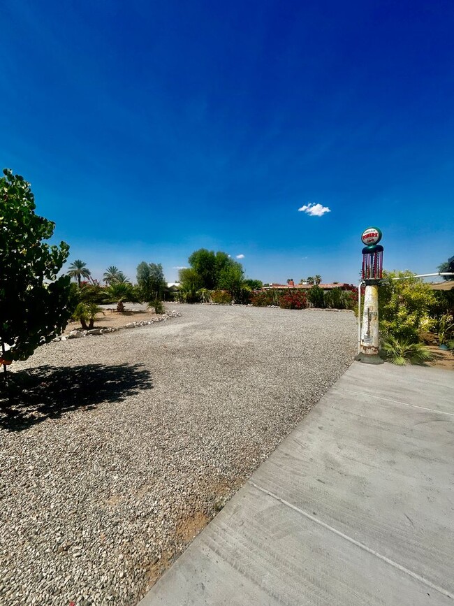 Building Photo - Beautifully Remodeled 3-Bedroom Home with ...