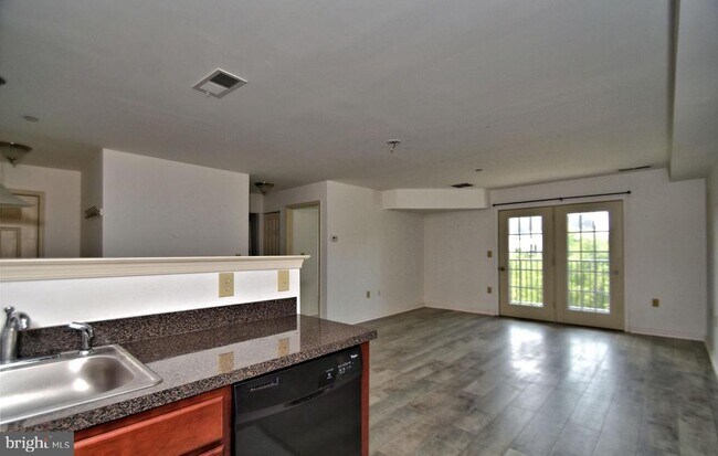 Building Photo - 3940 Ashland Dr