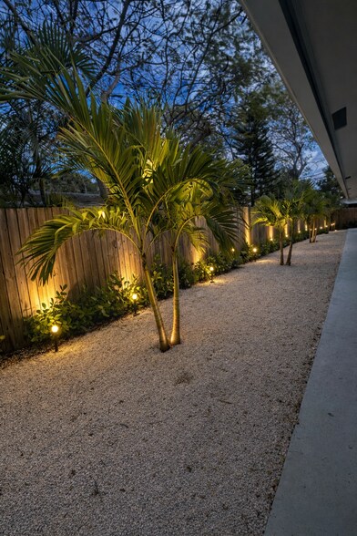 Building Photo - 922 NW 4th Ave