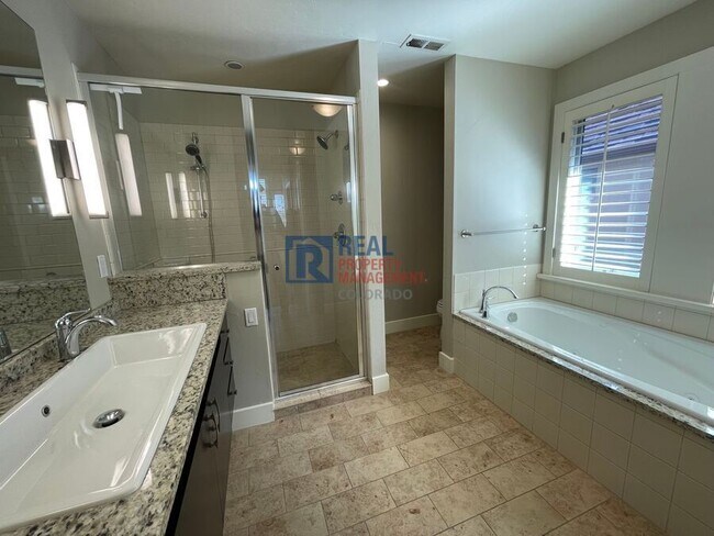 Building Photo - 233 S Pearl St