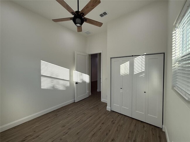 Building Photo - 14 S Forest St