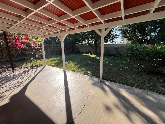Building Photo - Costa Mesa House Large Lot;  Open House Friday 2/24/2026 11:30 PM - 1:00 PM