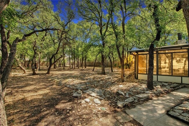 Building Photo - 308 Sequoia Trail