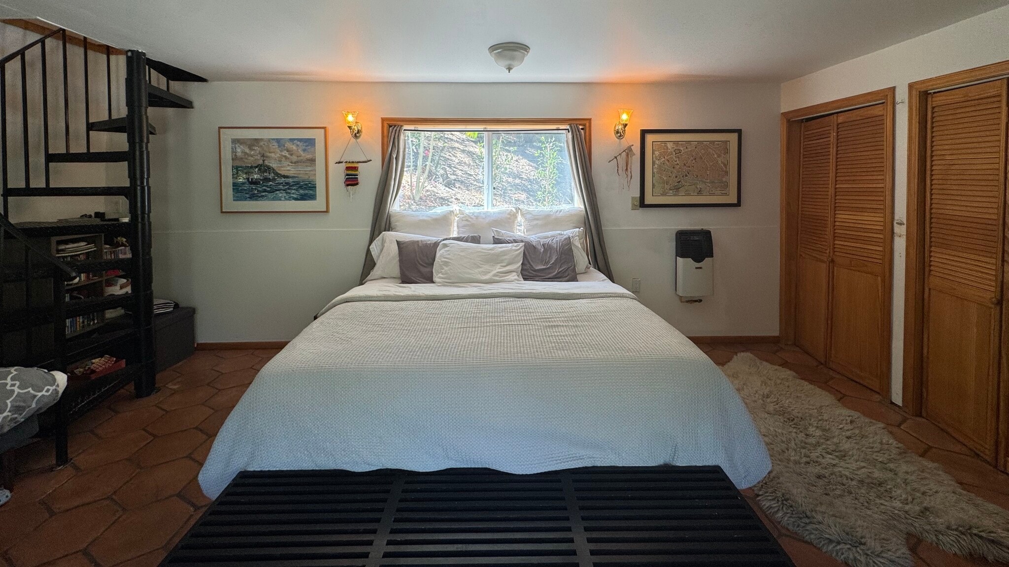 Unit B - 1734 Topanga Skyline Dr