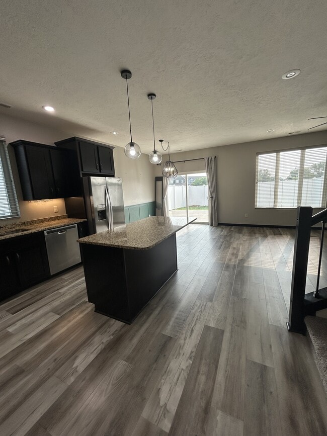 Building Photo - 2454 Waterpark Loop SE