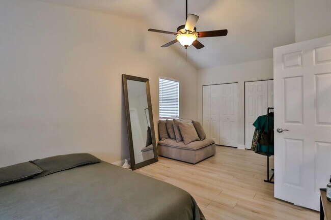 Building Photo - 713 Green Mountain Ct