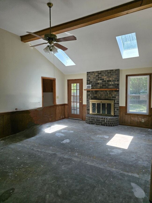 Building Photo - 407 Indian Dr