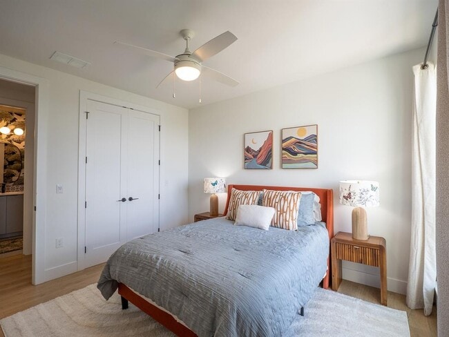 Building Photo - 1701 Simond Ave Ave