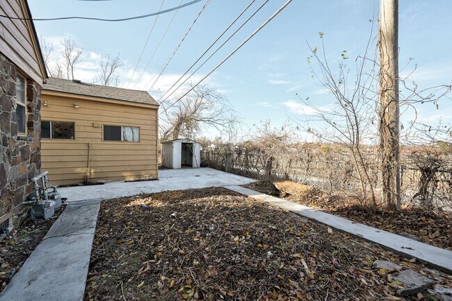 Building Photo - Newly remodeled Duplex in Midwest City