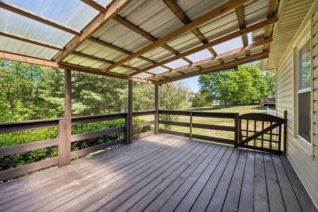 Building Photo - 107 Keri Dr