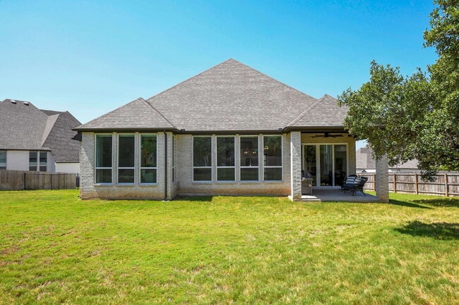 Building Photo - 26643 White Eagle Dr