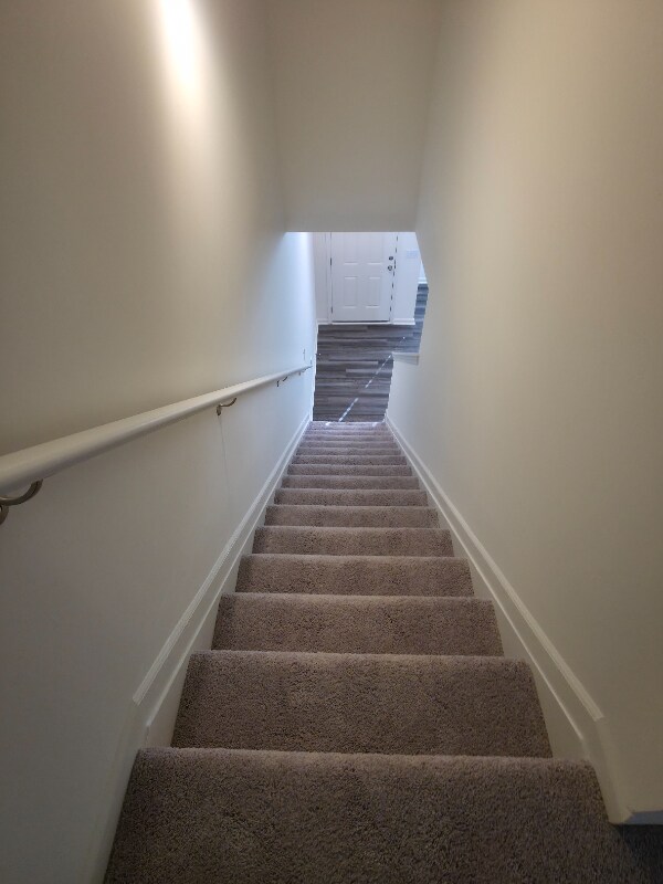 Building Photo - 2062 Gln Xing Dr