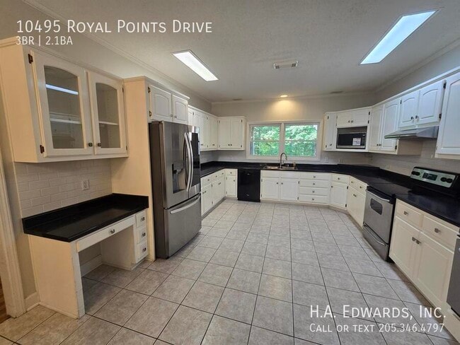 Building Photo - 10495 Royal Points Dr