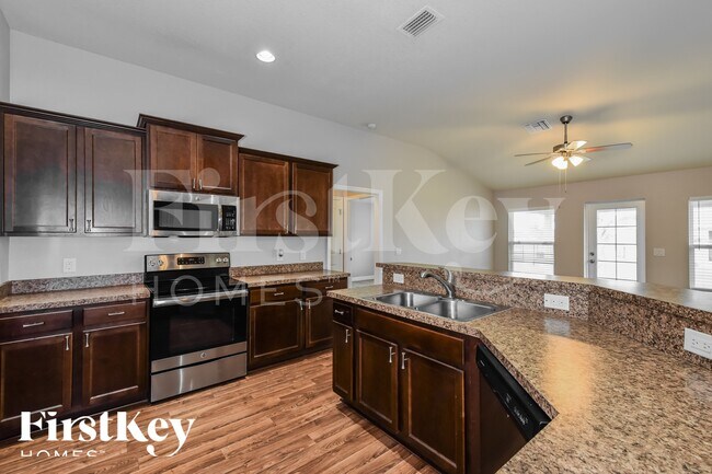 Building Photo - 2716 NW 3rd Ave