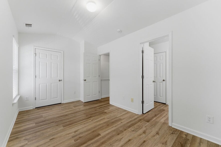 Building Photo - 585 McWilliams Rd SE