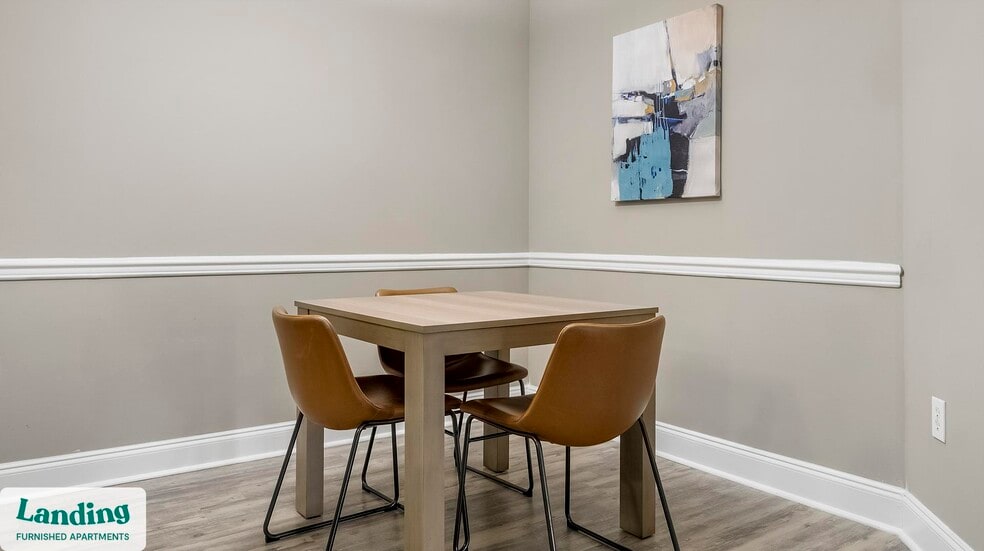 Building Photo - 925 Canterbury Rd NE