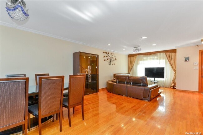 Building Photo - 70-21-70174 174th St