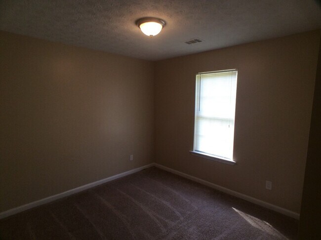 Building Photo - Very Nice 3 Bedroom Home located in Jackson!