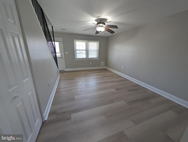 Building Photo - 8435 Norwood Dr