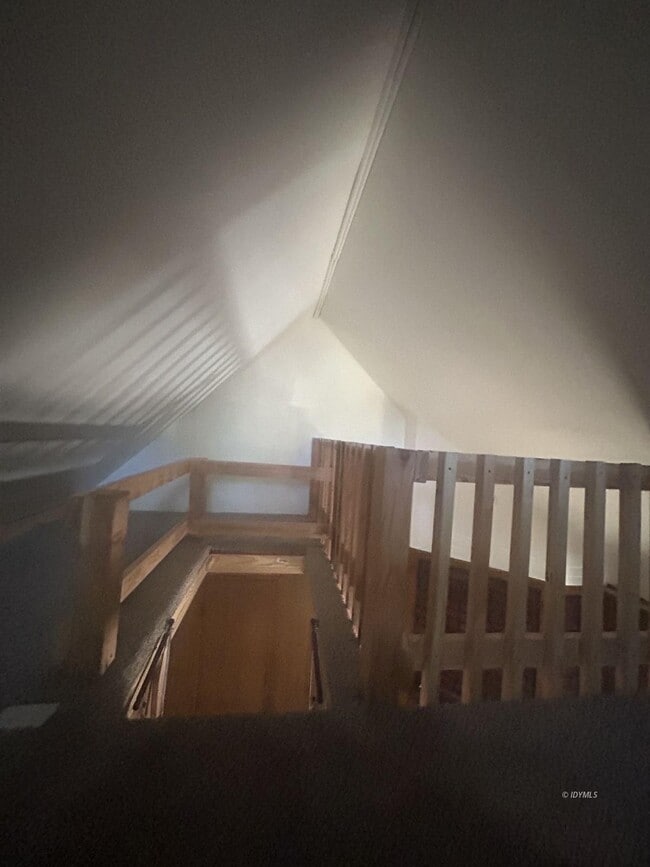 Building Photo - Cute Loft Bedroom Mountain Cabin