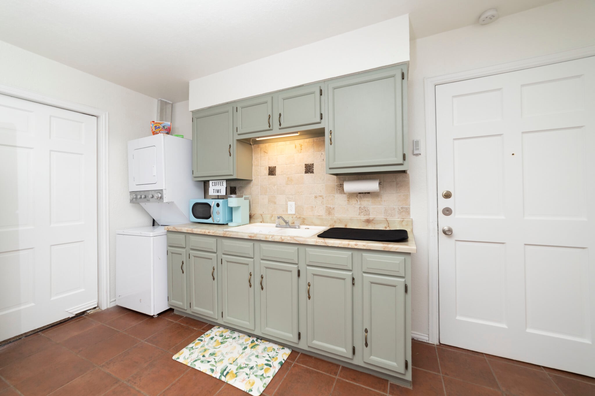 Building Photo - 102 Lovera Blvd