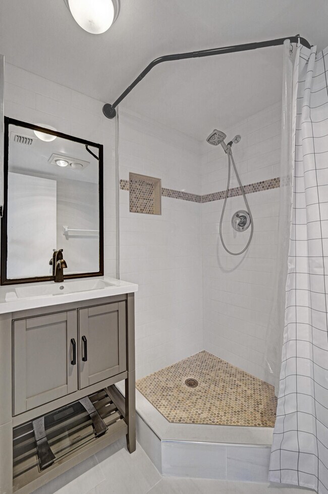 Building Photo - 9470 Poinciana Pl