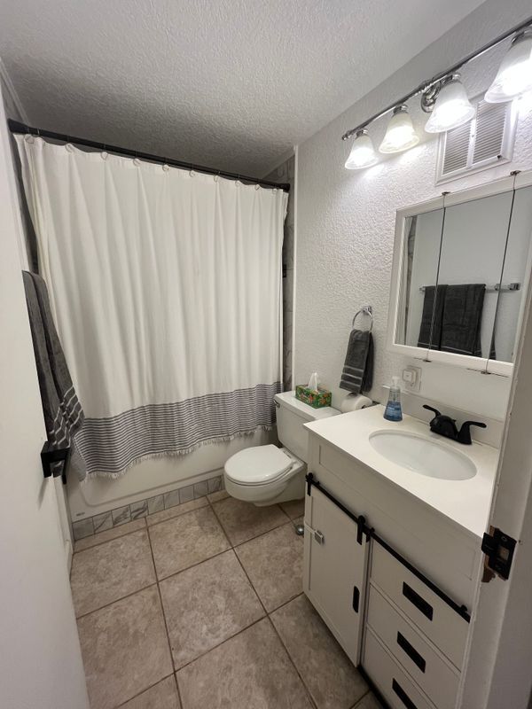 Building Photo - 1816 Weeks Ave