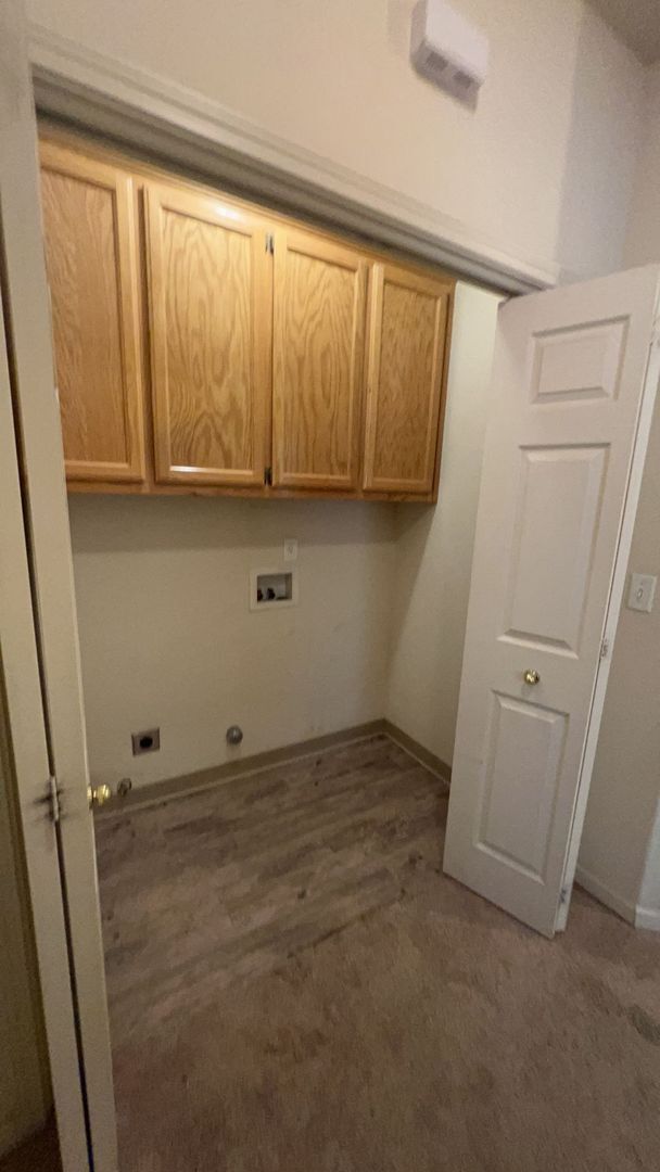 Building Photo - 689 Gateway Cir