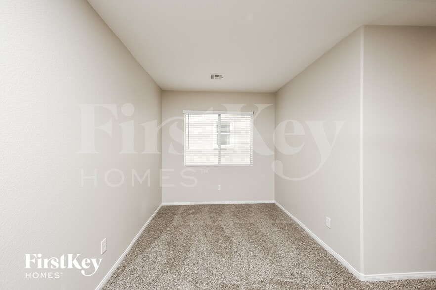Building Photo - 6221 W Levi Ave
