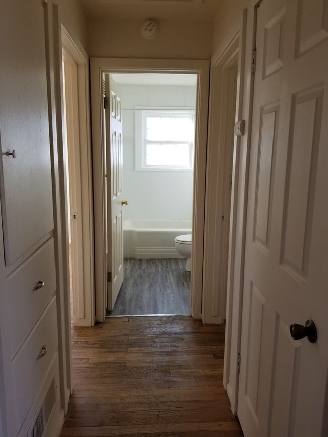 Building Photo - Ephrata House with Full Basement