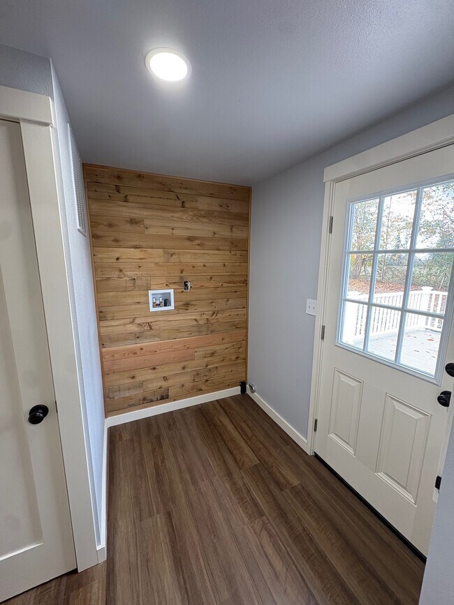 Building Photo - 38823 Ridge Dr