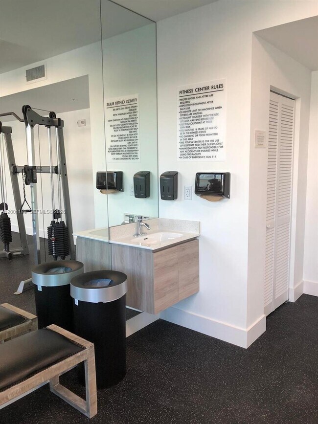 Building Photo - 4100 SW 64th Ave