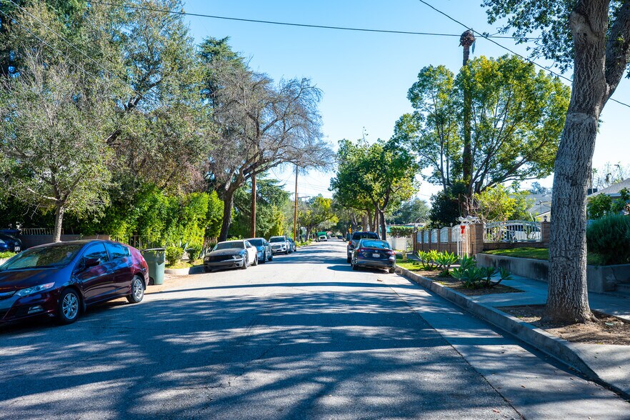 Building Photo - 270 E Penn St