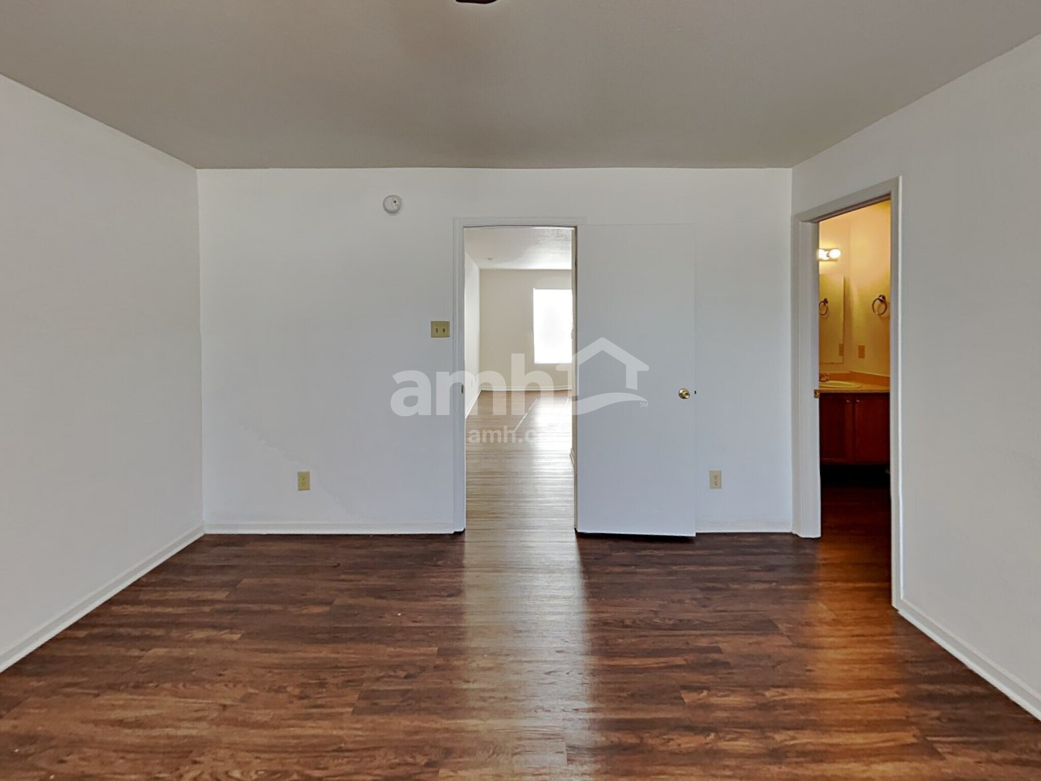 Building Photo - 8459 Wanda Lake Dr