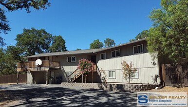 Building Photo - Roomy & fully equipped 4+ bd. home in Deerwood Estates!