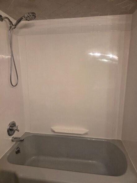 Building Photo - 144 Raphael Rd