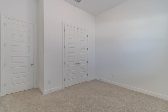 Building Photo - 124 Shagbark Trl