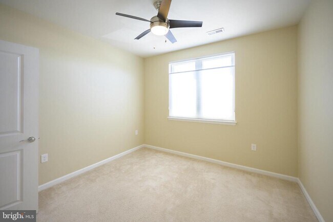 Building Photo - 5130 Cambria Wy