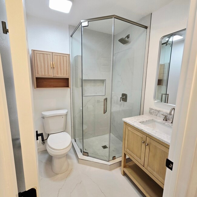 Building Photo - 90 Lupe Ave