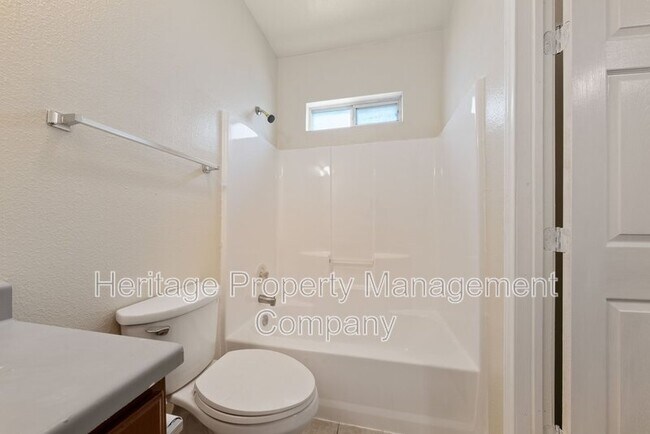 Building Photo - 518 Dukeway Dr