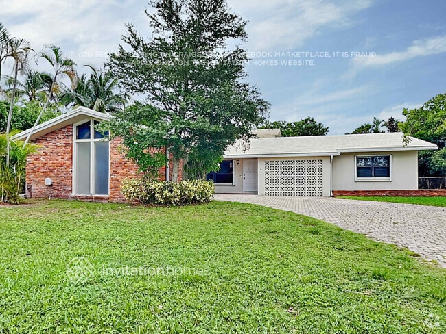 Building Photo - 7700 W Lake Dr