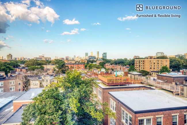 Building Photo - 1284 Beacon St