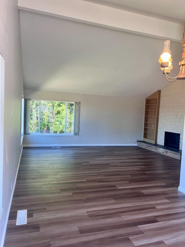 Building Photo - 2717 Trousdale Dr
