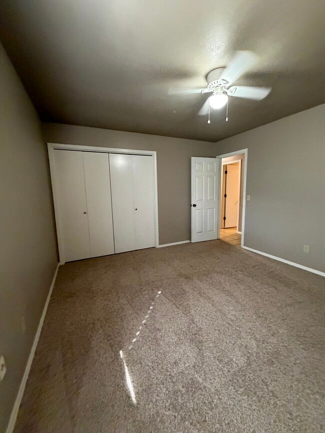 Building Photo - 418 Britton Ct