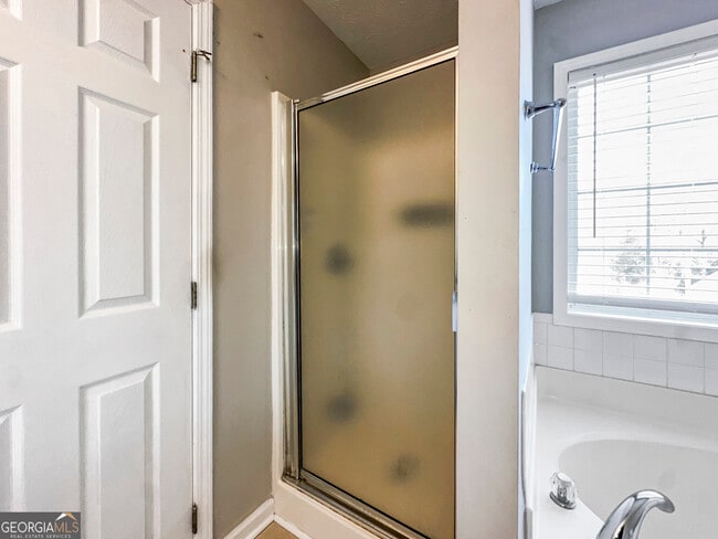 Building Photo - 20 Vintage Dr