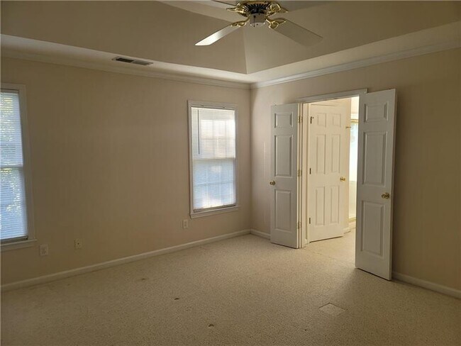 Building Photo - 750 Hedgewick Trail