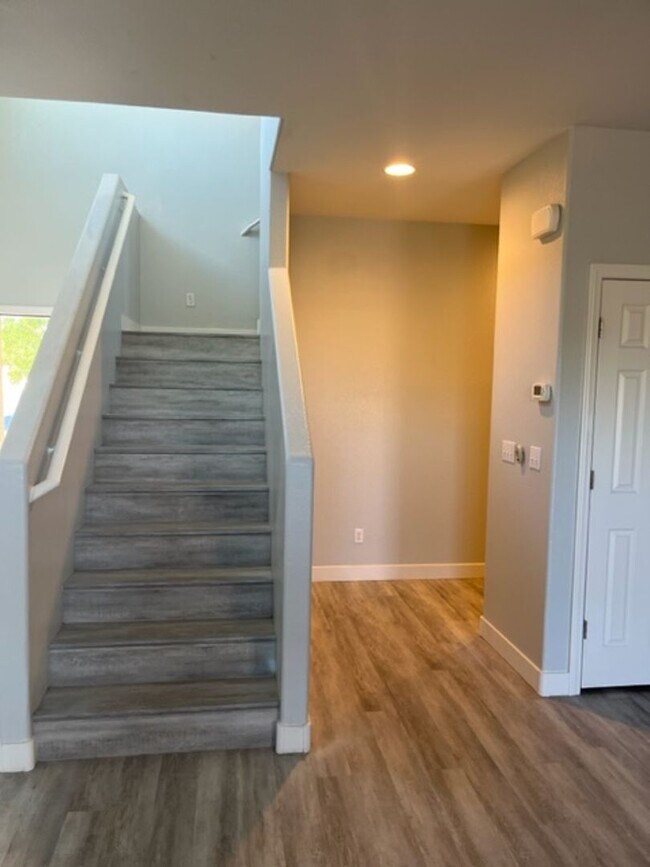 Building Photo - 4 Bedroom House in Mountain Edge