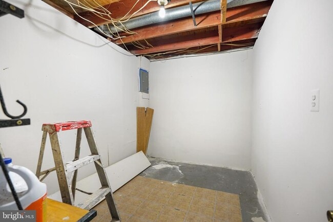 Building Photo - 2696 Seville Cir